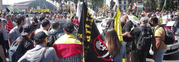 Carga policial en la protesta de los taxistas en Madrid