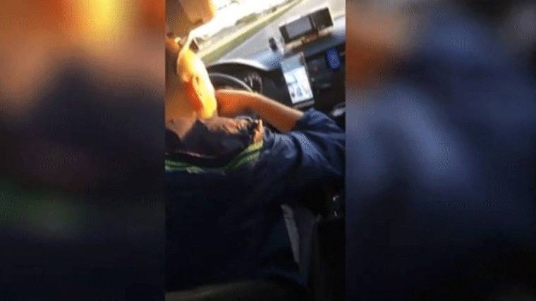 Policía abre un atestado por conducción temeraria a un taxista pillado esnifando cocaína