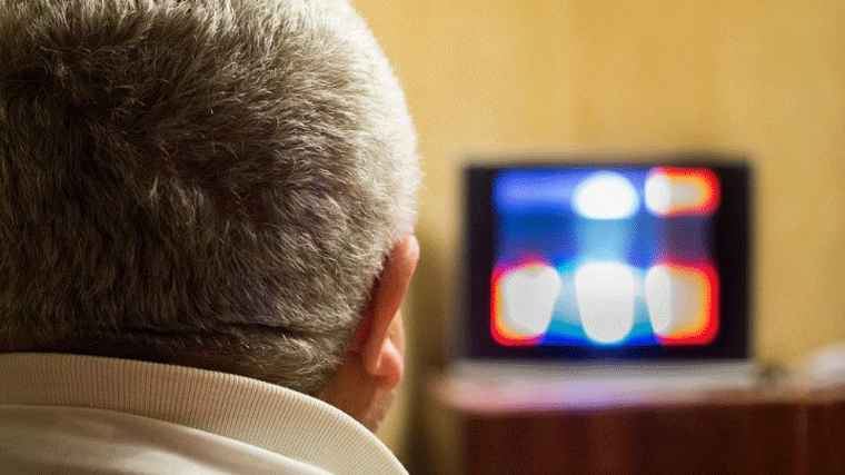 21 mayores conectados con terapeutas, animadores y psicólogos por la TV de sus hogares