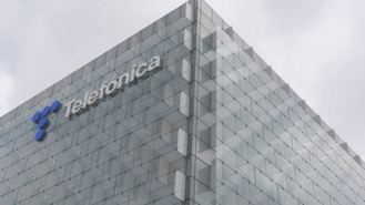 Telefónica prevé una generación de caja de 5.000 M en 2026 y garantiza un dividendo mínimo de 0,3 euros