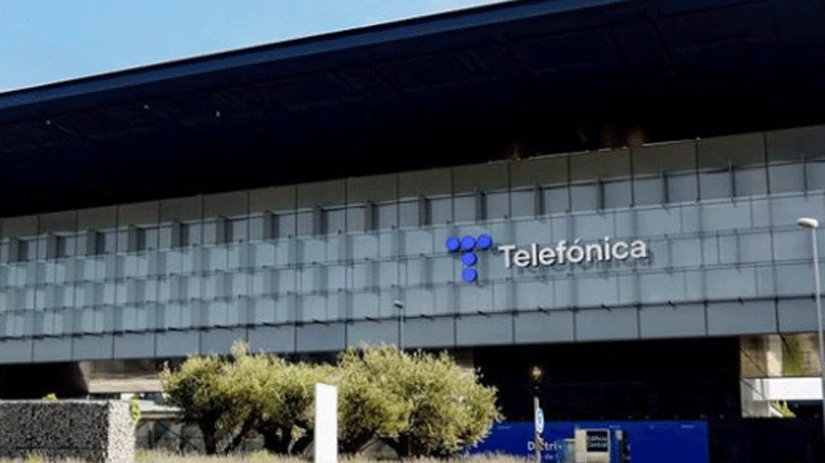 Telefónica firma un acuerdo estratégico con STC, principal operador saudí