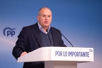 Tellado elogia la gestión del Gobierno gallego frente al central de Sánchez