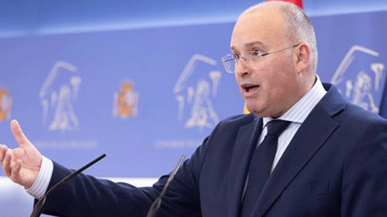 El PP marca el camino a sus CCAA: 'Cumplirán la ley' con el reparto de menores migrantes, Madrid anuncia que recurrirá