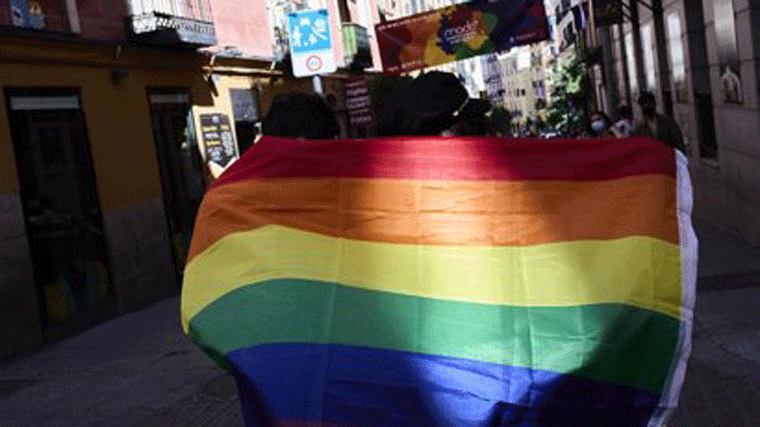 El TSJM obliga a devolver la multa a la `coach´ de terapias para curar la homosexualidad
