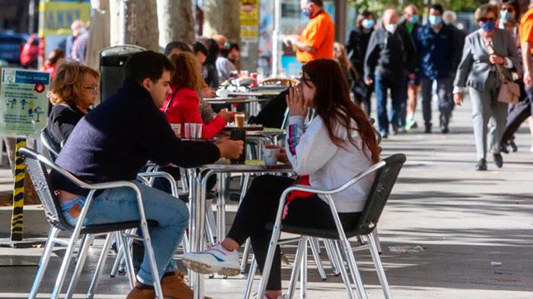 Bares y restaurantes podrán instalar estufas en las terrazas sin modificar la autorización