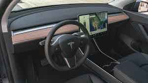 Madrid alerta: Los Teslas con conducción automática no tienen permiso para circular