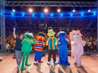 Éxito rotundo del 'Finde Locos X los 80' en la Plaza de Toros con grandes artistas y DJs