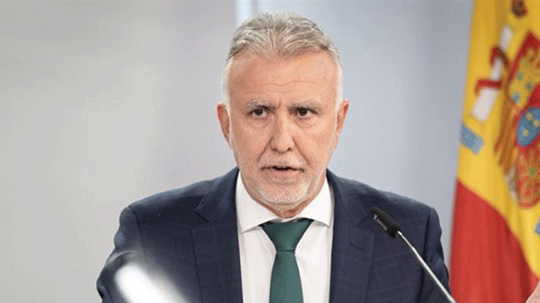 Torres defiende a Ayala en su pugna con Ayuso por los menores migrantes