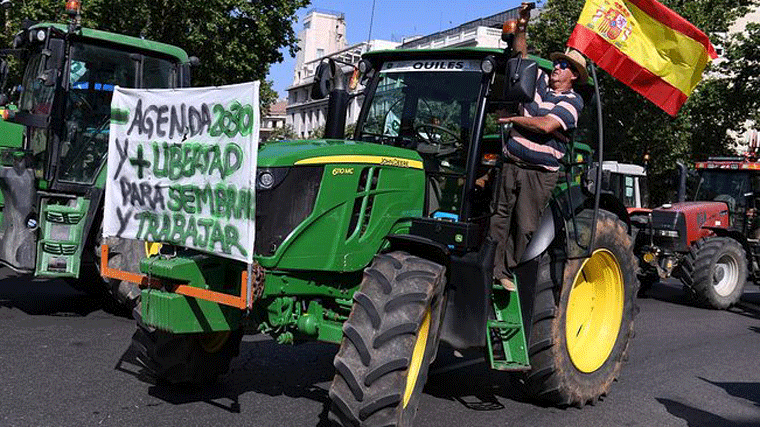 Tractorada de los agricultores: Reclaman ante el Ministerio apoyo contra la sequía