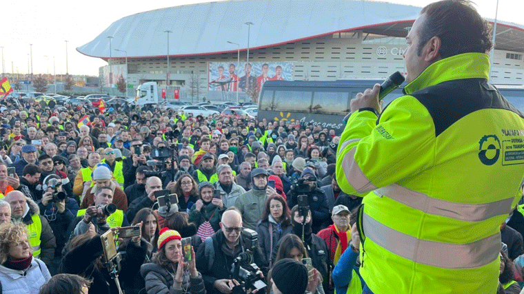 El ministro tilda de 'espectáculo friki' la protesta de los transportistas y llama a evitar actos de violencia