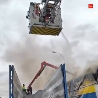 Incendio en camión de la M-50 complica el tráfico en Getafe