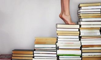 Impacto de genes y educación en el éxito económico según estudio