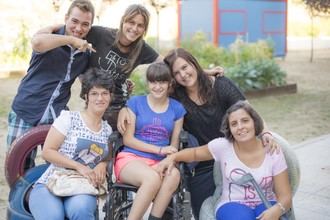 Celebración del 25 aniversario de El gato de 5 patas en el parque de Asturias