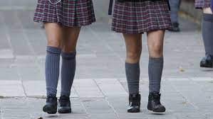 Una congregación religiosa prohibirá a las alumnas llevar falda en sus 14 centros