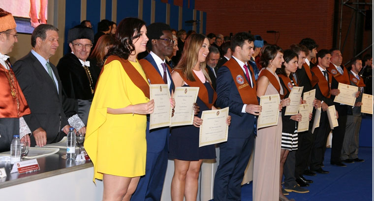 4.000 estudiantes se han graduado las dos univesidades del municipio