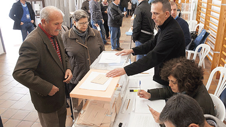 El PP se impone en los municipios del Oeste y Vox entierra a C,s