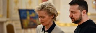 La presidenta de la Comisión Europea, Ursula Von der Leyen y el presidente ucraniano, Volodímir Zelenski