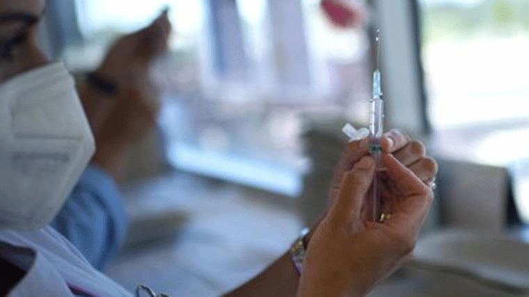 Los jóvenes madrileños a partir de 16 años podrán vacunarse desde el 13 de julio