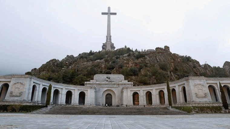 La cruz, los monjes y el culto se mantendrán en el Valle de los Caídos tras la resignificación que prepara el Gobierno