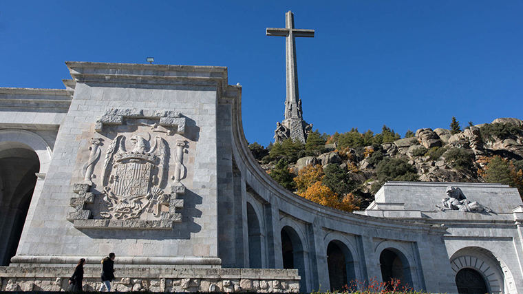 Valle de los Caídos: Concentración para que salga Franco y misa `por España´