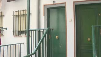 Un casero y su inquilino, heridos y detenidos tras pelearse a martillazos y navajas en Puente de Vallecas