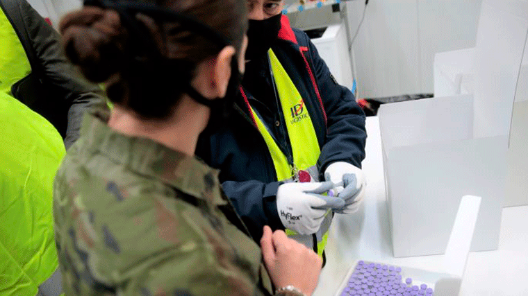 Pfizer pospone un día la entrega de vacunas a España por una 'incidencia logística'
