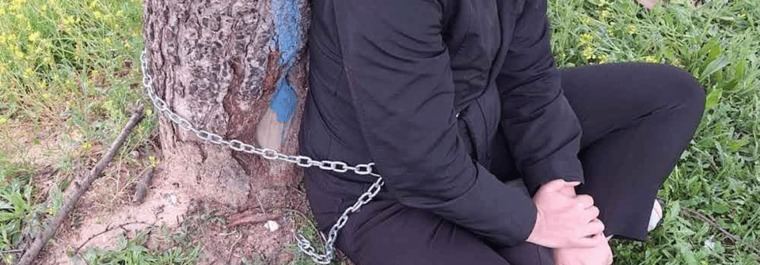 Vecinos de Montecarmelo se encadenan y suben a los árboles para evitar los trabajos del cantón