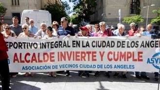 Vecinos de Ciudad de los Angeles se manifiestan para exigir la construcción de un polideportivo