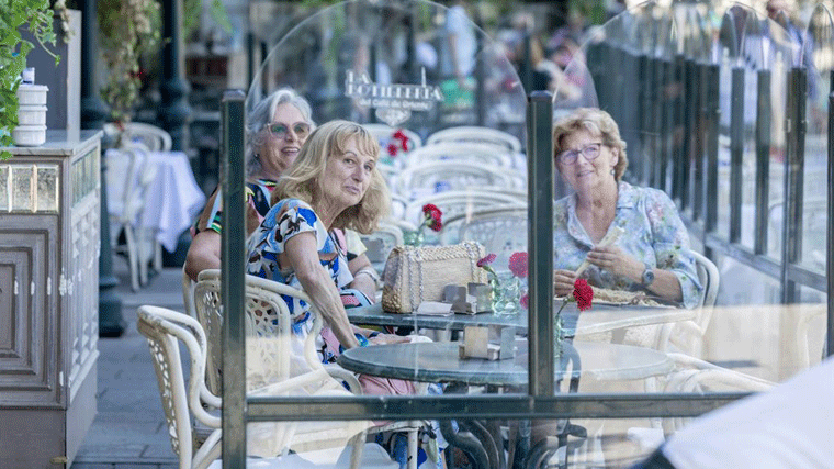 Los españoles han gastado este verano una media de 1.251 euros, 2% más