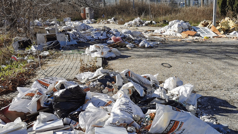 El Ayuntamiento retiró 600.000 kg de escombros de vertidos ilegales el pasado año