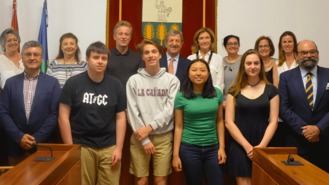 El director de la Academia del Espacio de JPL de la NASA visita el municipio