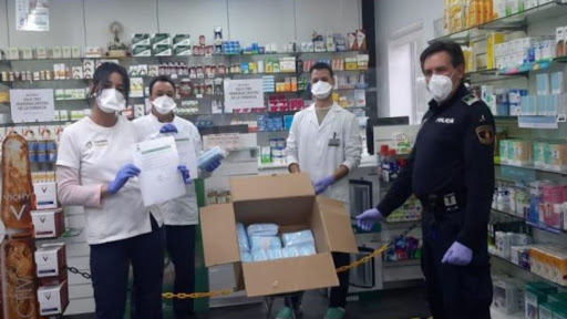 El Ayuntamiento distribuye mascarillas entre los vecinos a través de las farmacias