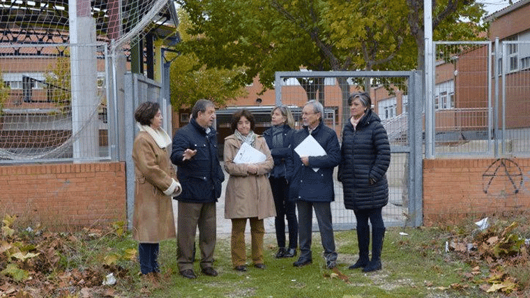 Visita a las parcelas municipales destinadas a equipamientos educativos