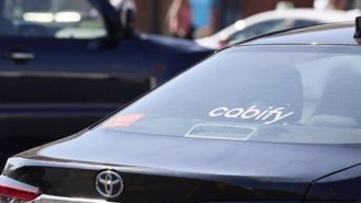 TSJM suspende cautelarmente el calendario para acreditar requisitos para VTC