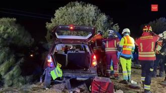 Hombre herido grave tras chocar su coche contra un árbol en Griñón