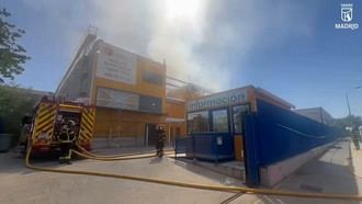 Incendio en nave de trasteros en Villaverde moviliza a 11 dotaciones de bomberos